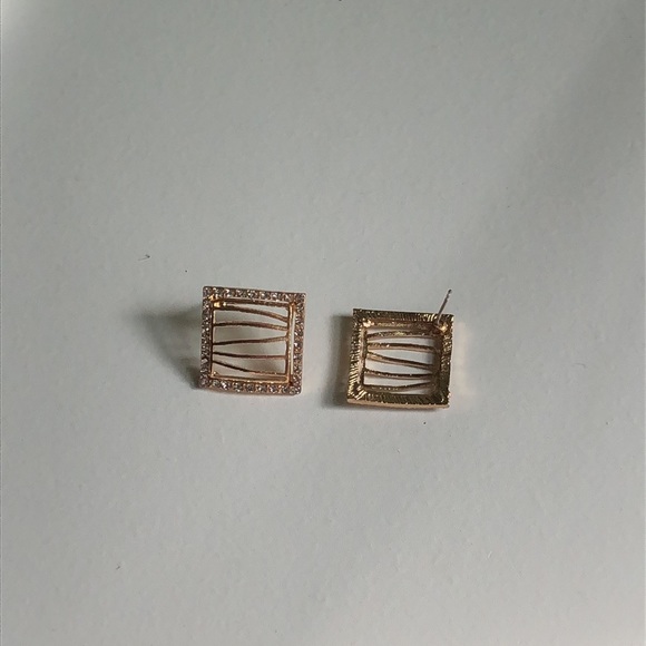 Diamond Square Earrings - Picture 6 of 8